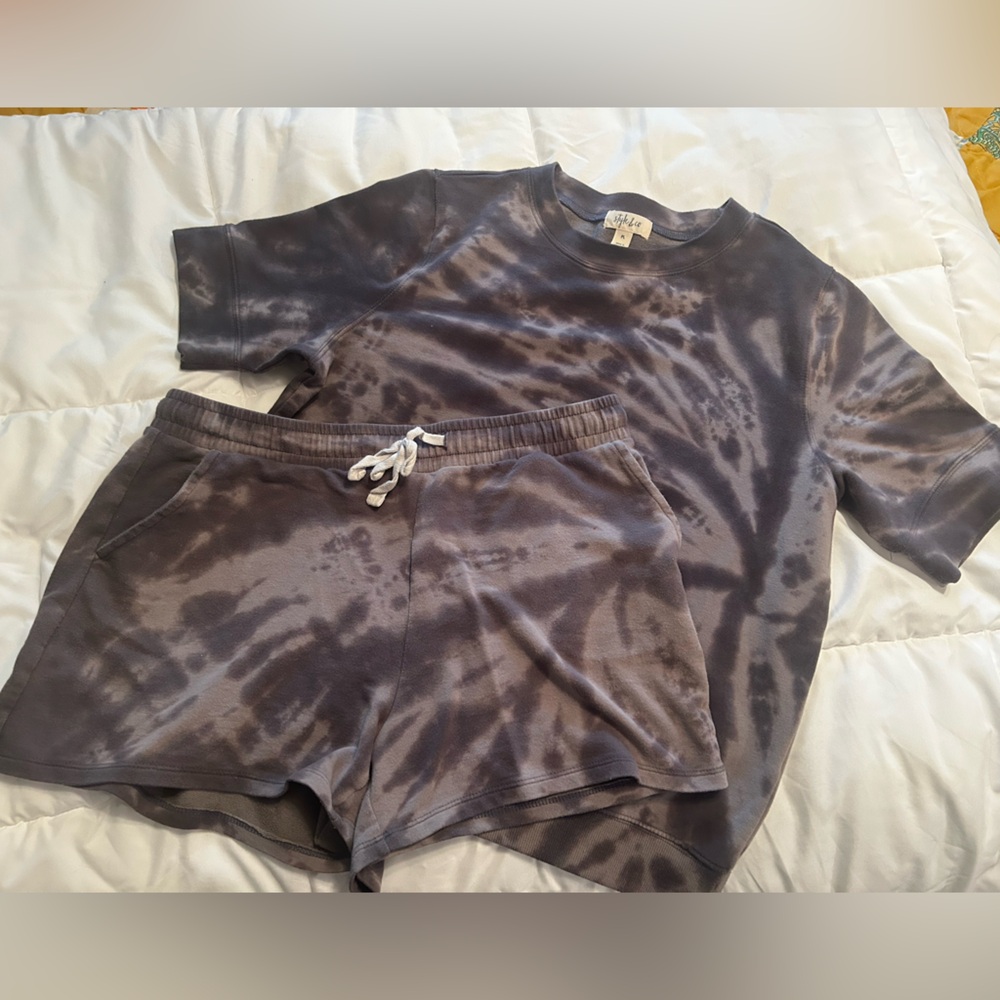 **2 FOR $15 FREE SHIPPING***Style & Co. Tie dye lounge sweatshirt and shorts.